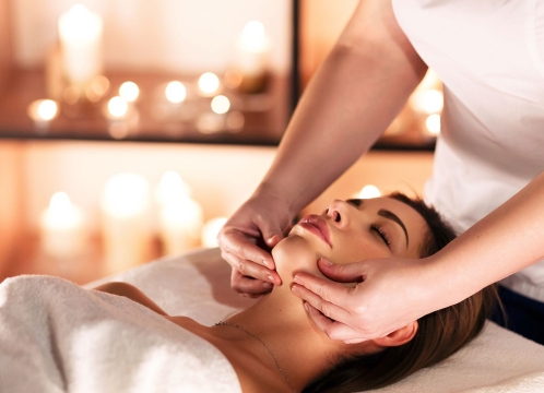 【夜便でご帰国の方へ】帰国日を優雅に過ごす「リッツカールトンホテル」アロマセラピーマッサージ＆アフタヌーンティー＜安心の貸切送迎付き＞